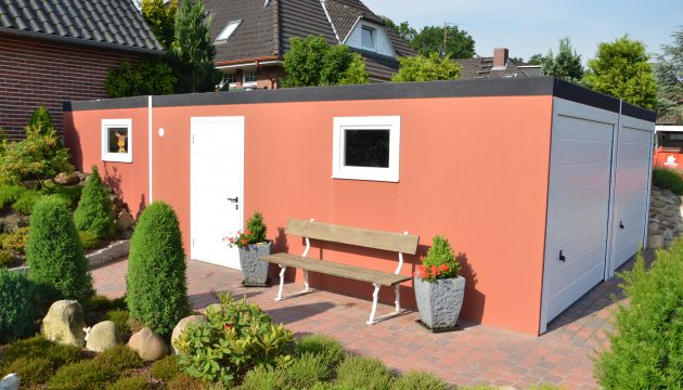 Doppelgarage mit Geräteraum