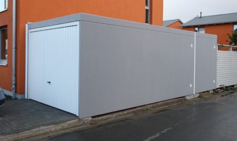 Fertiggarage als Einzelgarage mit Geräteraum