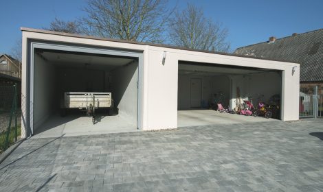 Doppelgarage mit Großraumgarage Doppelgarage mit Großraumgarage