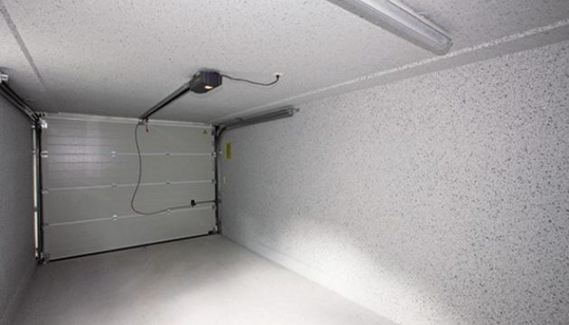 Innenansicht Elektronisches Garagentor von ADM-Garagen